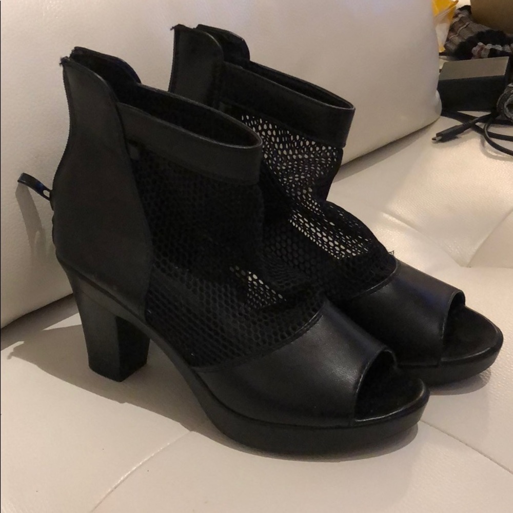 Back bootie